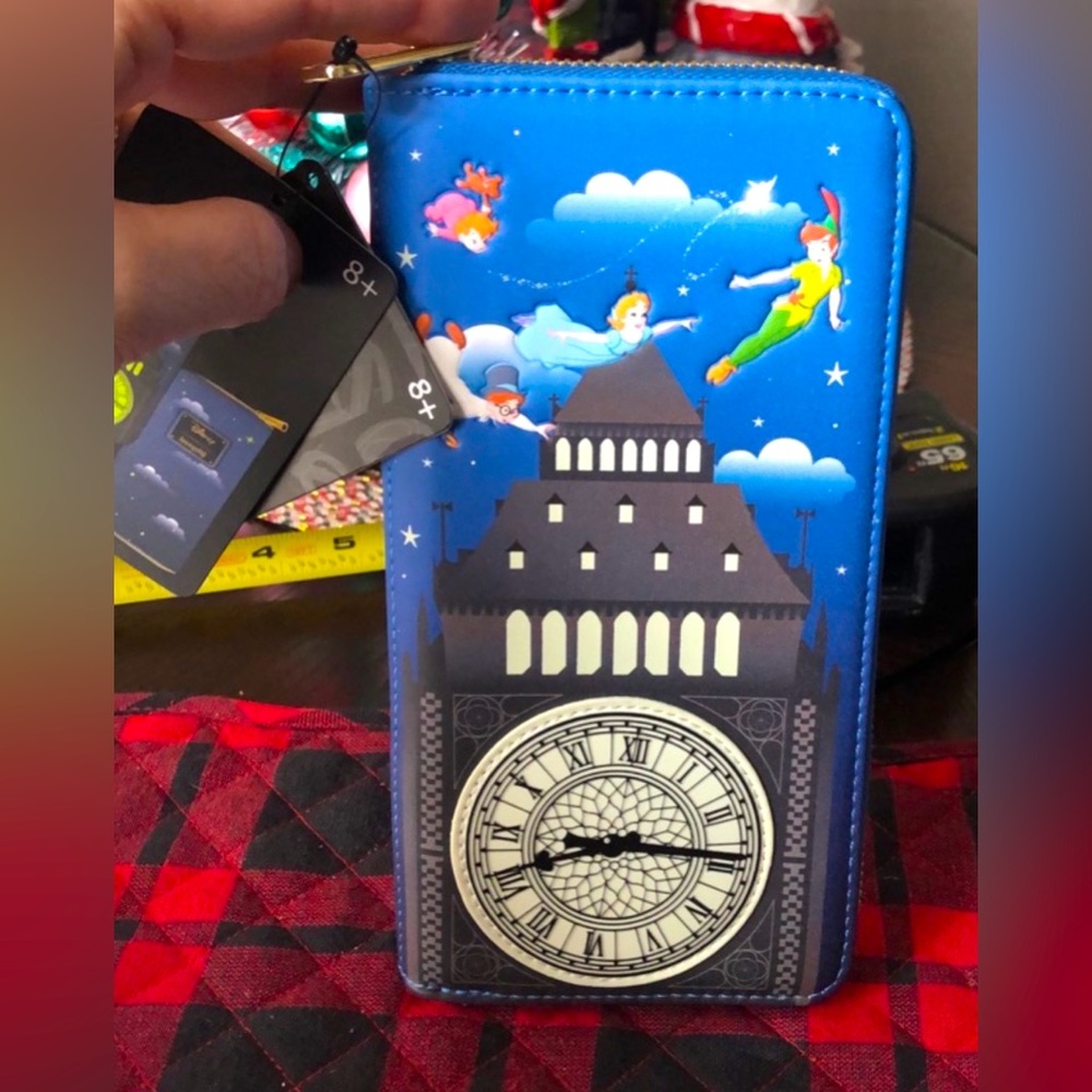 DISNEY LOUNGEFLY PETER PAN WRISTLET